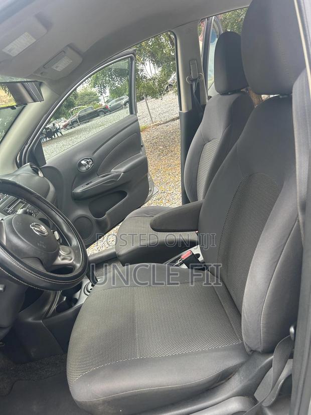 Nissan Versa 2012 Gray