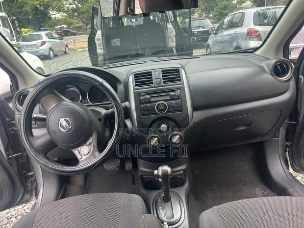 Nissan Versa 2012 Gray