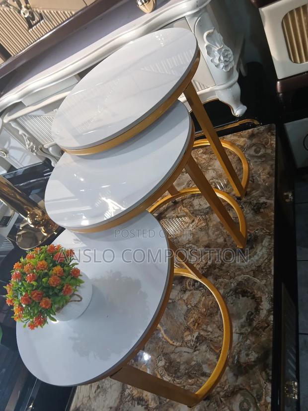 Quality Gold Centre Table · Photo 2