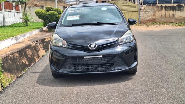 Toyota Vitz 1.3 AWD 5dr 2014 Black