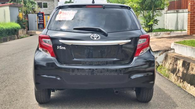 Toyota Vitz 1.3 AWD 5dr 2014 Black