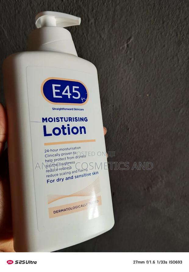 E45 Moisturizing Body Lotion · Photo 2
