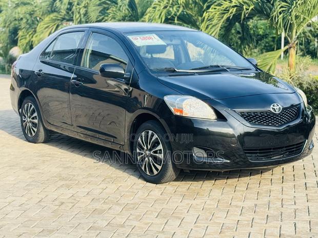 Toyota Yaris 2013 Black