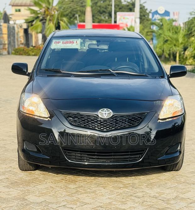 Toyota Yaris 2013 Black