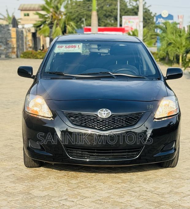 Toyota Yaris 2013 Black