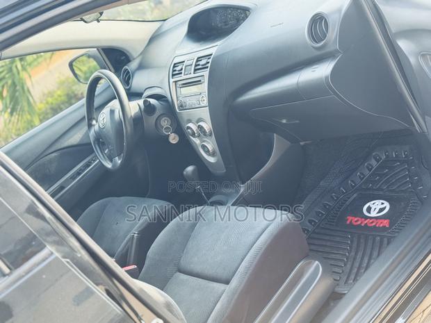 Toyota Yaris 2013 Black