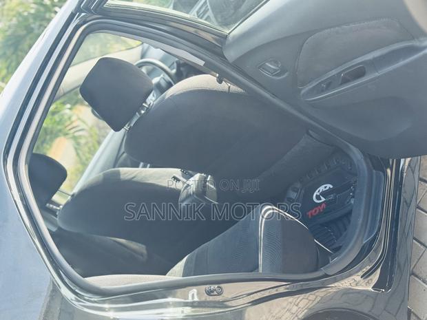 Toyota Yaris 2013 Black