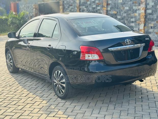 Toyota Yaris 2013 Black