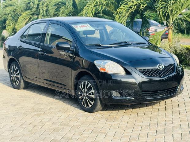Toyota Yaris 2013 Black