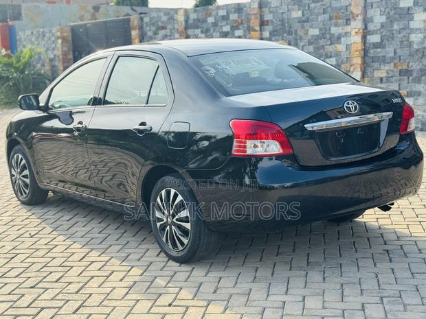 Toyota Yaris 2013 Black