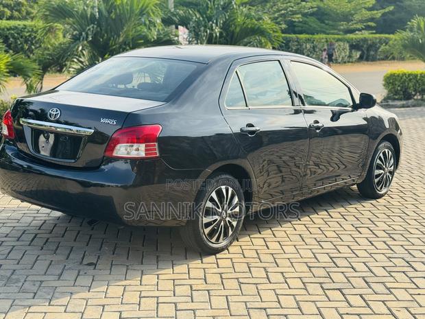 Toyota Yaris 2013 Black