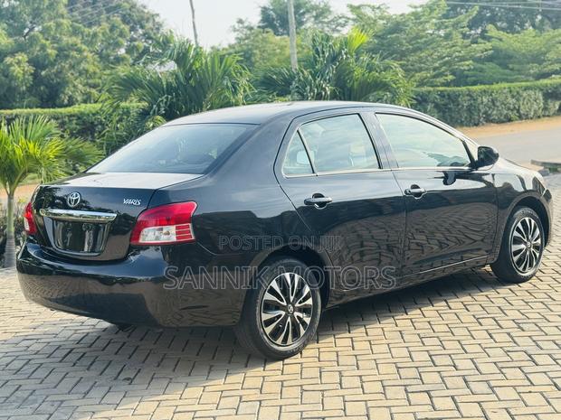 Toyota Yaris 2013 Black