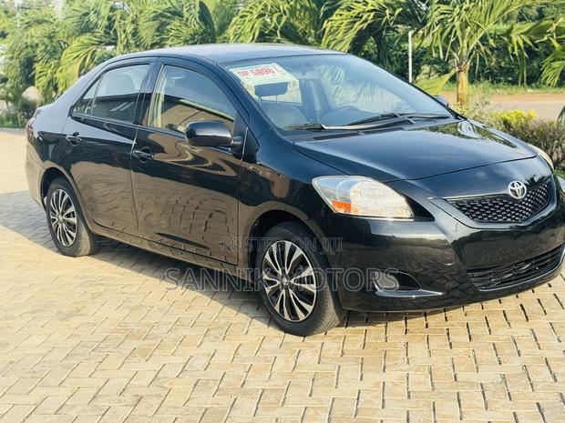 Toyota Yaris 2013 Black