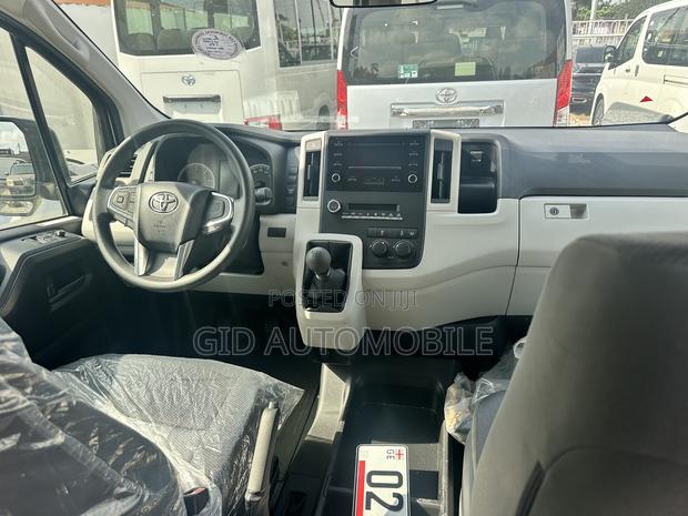Toyota HiAce 2025 Silver