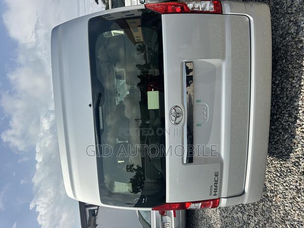 Toyota HiAce 2025 Silver