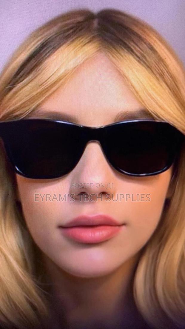 Ultra Realistic White Female Mask - 25yo photo 2