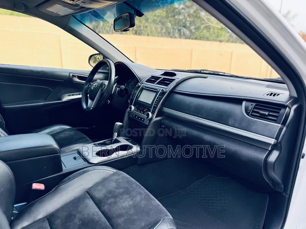 Toyota Camry SE Sport 4dr Sedan (2.5L 4cyl 6A) 2014 White