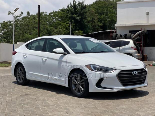 Hyundai Elantra 2017 White