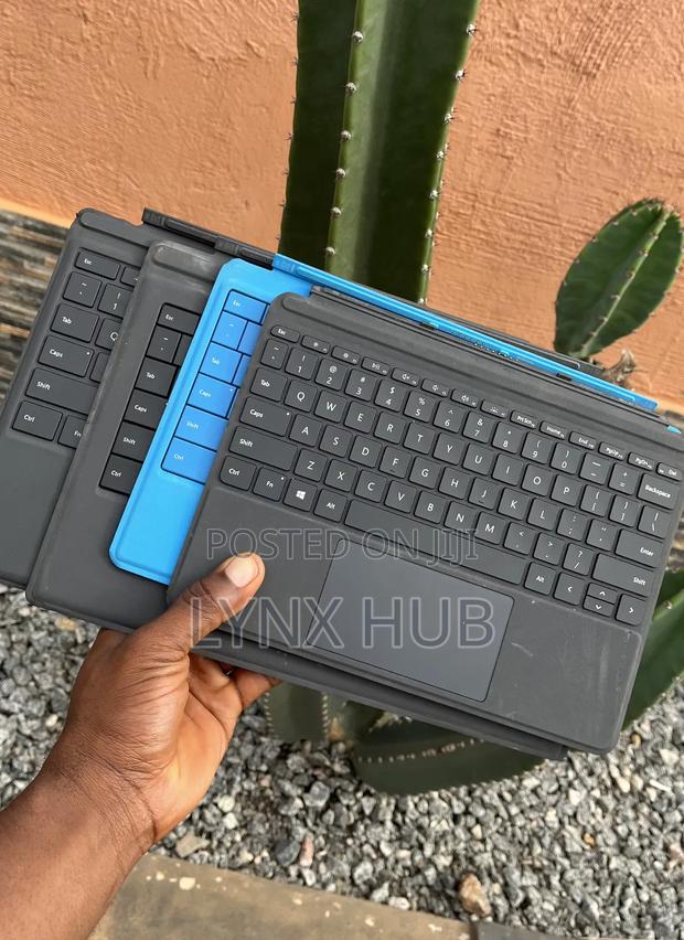 Microsoft Surface Keyboard · Photo 1