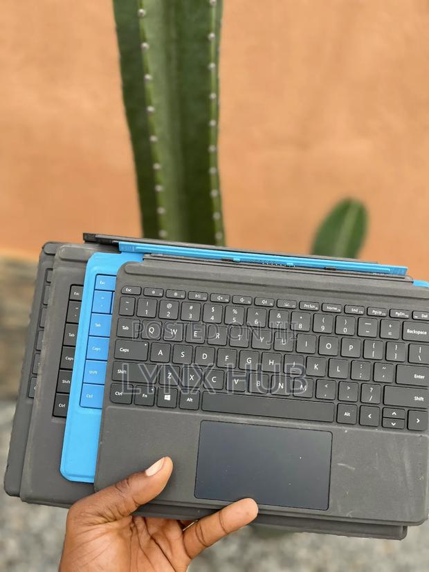 Microsoft Surface Keyboard · Photo 2