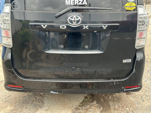 Toyota Voxy 2010 Black