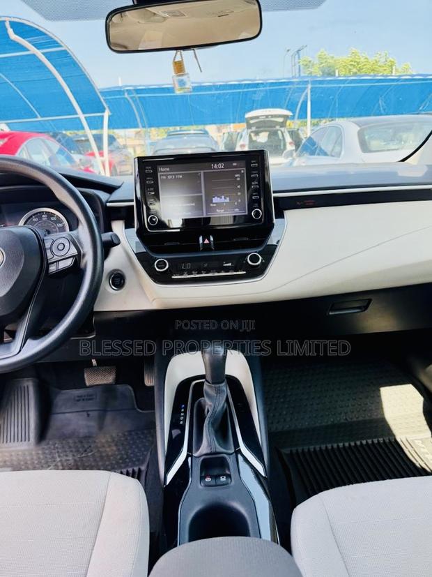 Toyota Corolla LE 2020 Gray