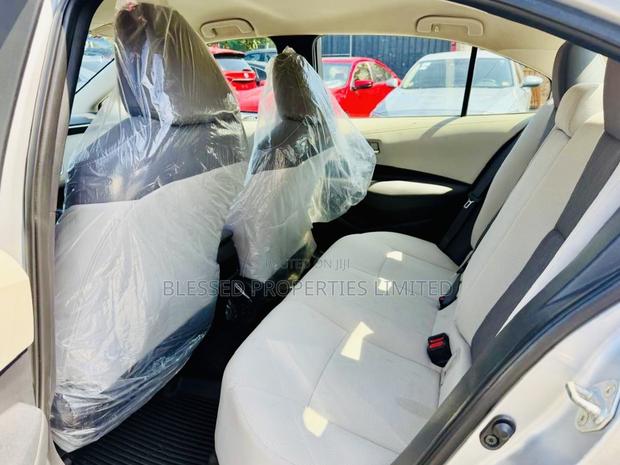 Toyota Corolla LE 2020 Gray