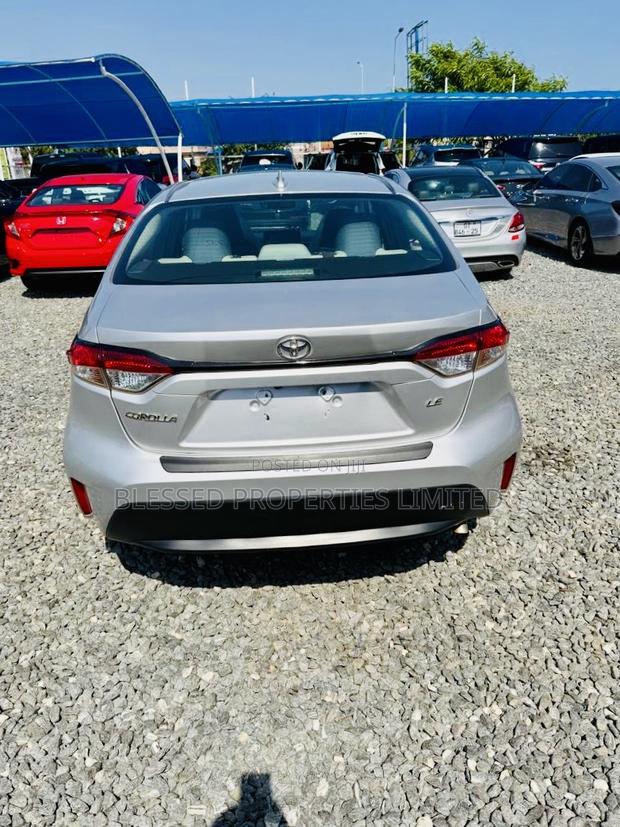 Toyota Corolla LE 2020 Gray