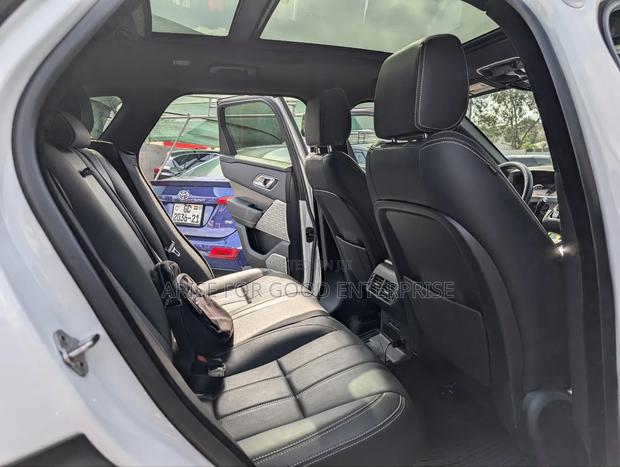 Land Rover Range Rover Velar R-Dynamic S 2023 White photo 11