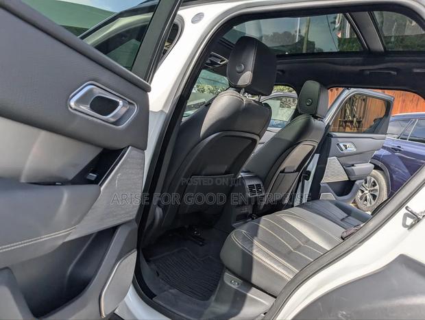Land Rover Range Rover Velar R-Dynamic S 2023 White photo 12