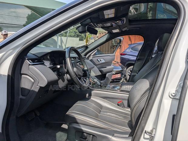 Land Rover Range Rover Velar R-Dynamic S 2023 White photo 13