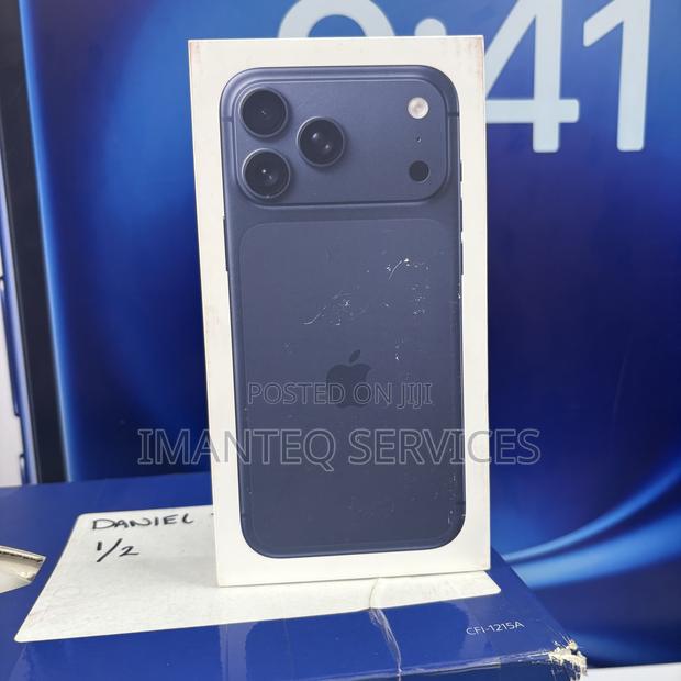 New Apple iPhone 17 Pro Max 256 GB Blue