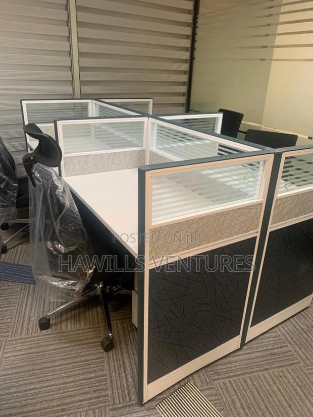 9, 800 Office Workstation · Photo 2