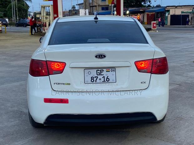 Kia Forte EX Sedan 2012 White