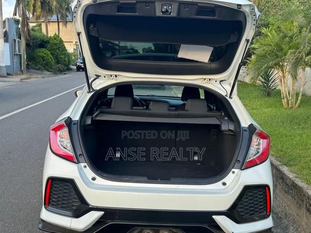 Honda Civic Sport 4dr Hatchback (1.5L 4cyl) 2017 White photo 7