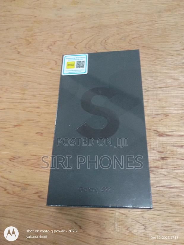 New Samsung Galaxy S22+ 5G 256 GB Purple · Photo 4