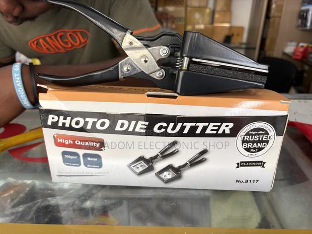 Photo Die Cutter for Id Card Size Picture · Photo 4