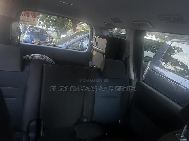 Toyota Voxy 2012 Black photo 6