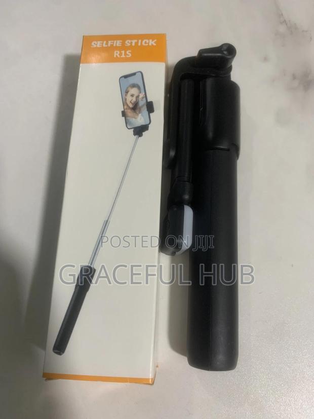 R15 Selfie Stick photo 3