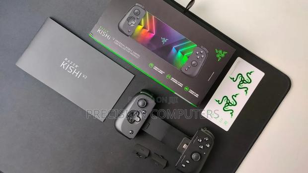 Razer Kishi V2 Gaming Controller for iPhone and Android Devices · Photo 4