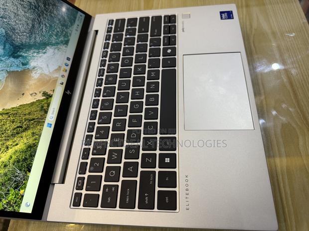 New Laptop HP EliteBook 830 G9 32GB Intel Core Ultra 7 SSD 512GB photo 4