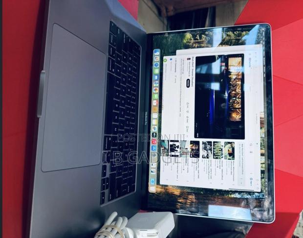 Laptop Apple MacBook Pro 2019 32GB Intel Core I9 SSD 512GB photo 2