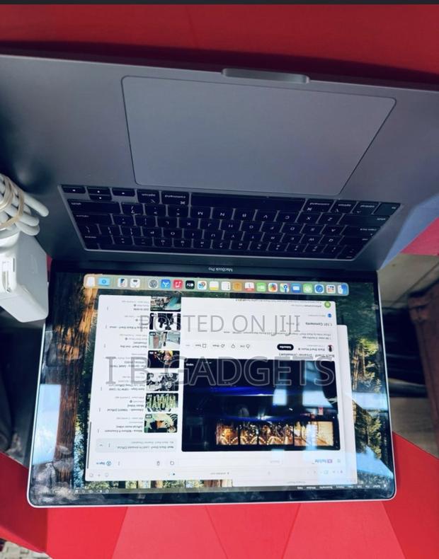 Laptop Apple MacBook Pro 2019 32GB Intel Core I9 SSD 512GB photo 3