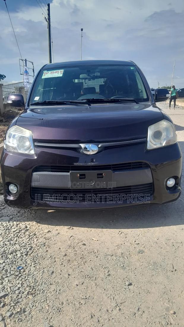 Toyota Sienta 1.5 FWD 2012 Black