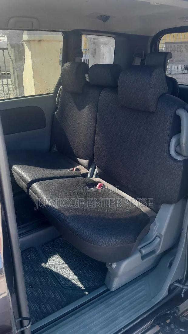 Toyota Sienta 1.5 FWD 2012 Black