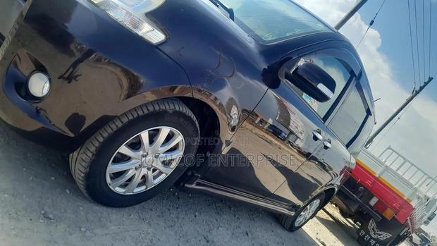 Toyota Sienta 1.5 FWD 2012 Black