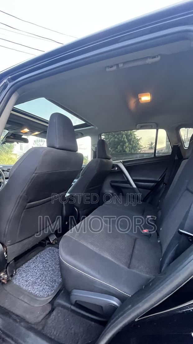 Toyota RAV4 XLE AWD (2.5L 4cyl 6A) 2017 Black photo 6