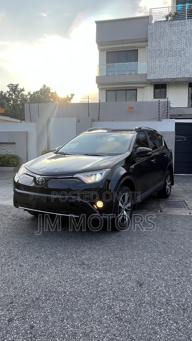 Toyota RAV4 XLE AWD (2.5L 4cyl 6A) 2017 Black photo 3