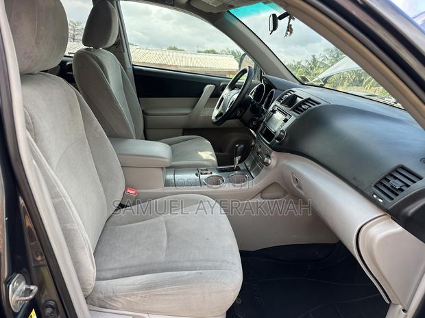 Toyota Highlander 2013 Gray