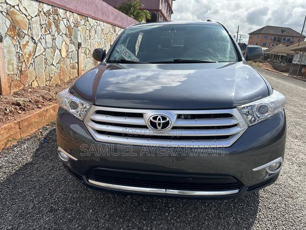 Toyota Highlander 2013 Gray